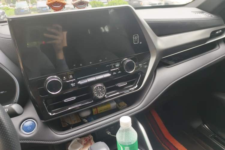 Used Toyota Crown Kluger 2021 2.5L HEV Two-Wheel Drive Elite Edition Audio And AC Panel