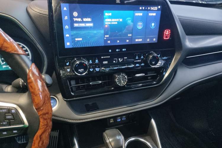 Used Toyota Crown Kluger 2021 2.5L HEV Four-Wheel Drive Flagship Edition Audio And AC Panel