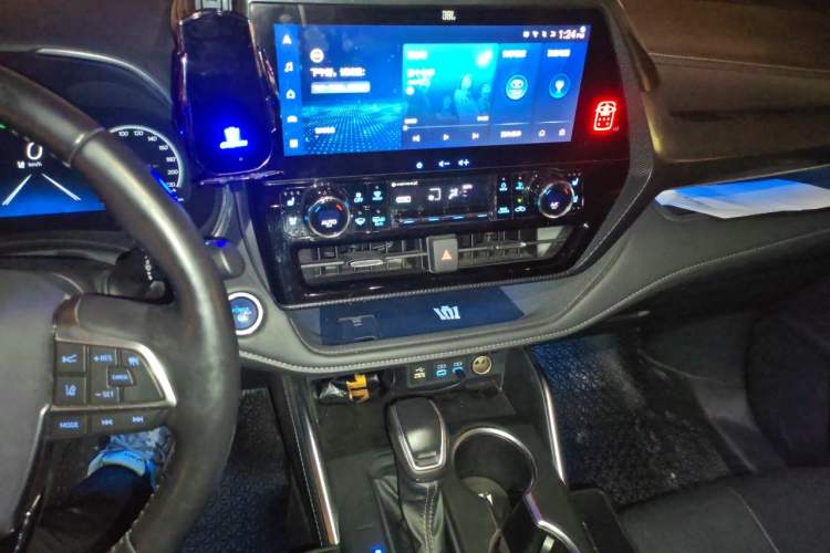 Used Toyota Crown Kluger 2021 2.5L HEV Four-Wheel Drive Flagship Edition Audio And AC Panel