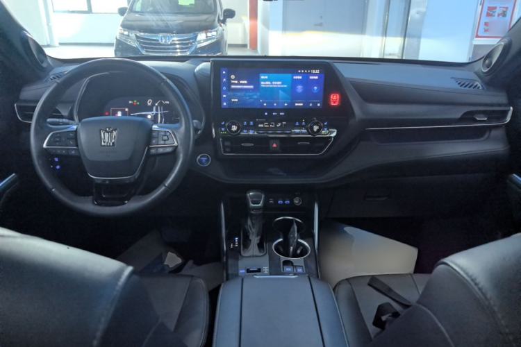 Used Toyota Crown Kluger 2021 2.5L HEV Four-Wheel Drive Flagship Edition Center Console