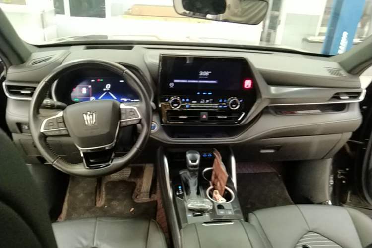 Used Toyota Crown Kluger 2021 2.5L HEV Four-Wheel Drive Premium Edition Center Console