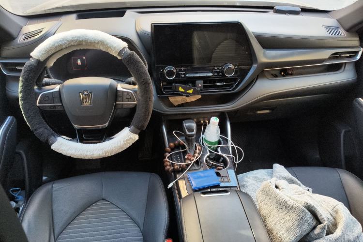 Used Toyota Crown Kluger 2021 2.5L HEV Four-Wheel Drive Premium Edition Center Console