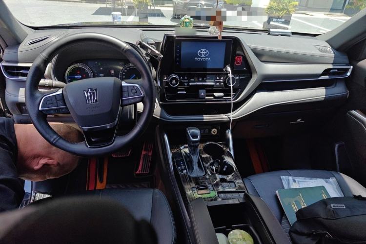 Used Toyota Crown Kluger 2021 2.5L HEV Four-Wheel Drive Luxury Edition Center Console