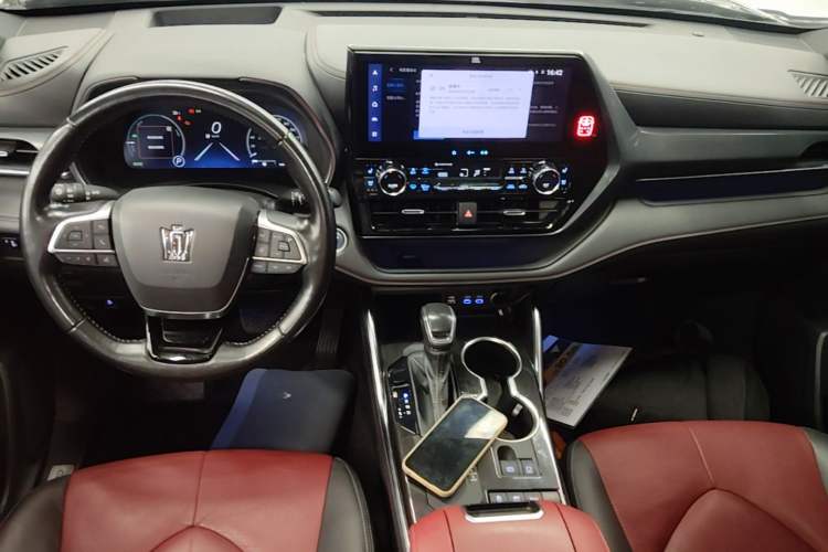 Used Toyota Crown Kluger 2021 2.5L HEV Four-Wheel Drive Flagship Edition Center Console