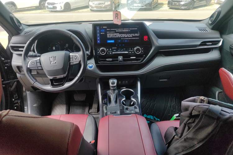 Used Toyota Crown Kluger 2021 2.5L HEV Four-Wheel Drive Flagship Edition Center Console
