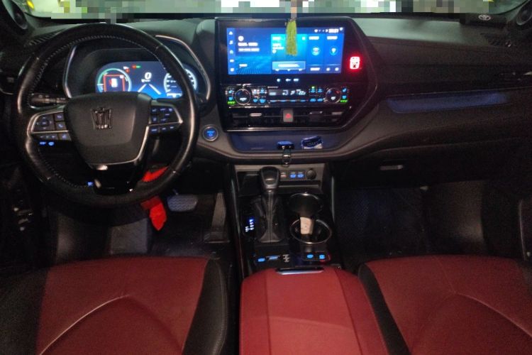 Used Toyota Crown Kluger 2021 2.5L HEV Four-Wheel Drive Flagship Edition Center Console