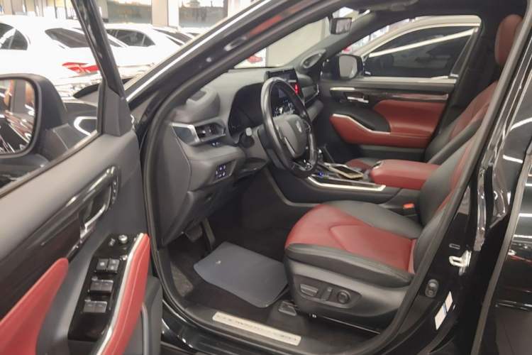 Used Toyota Crown Kluger 2021 2.5L HEV Four-Wheel Drive Flagship Edition Driver Seat