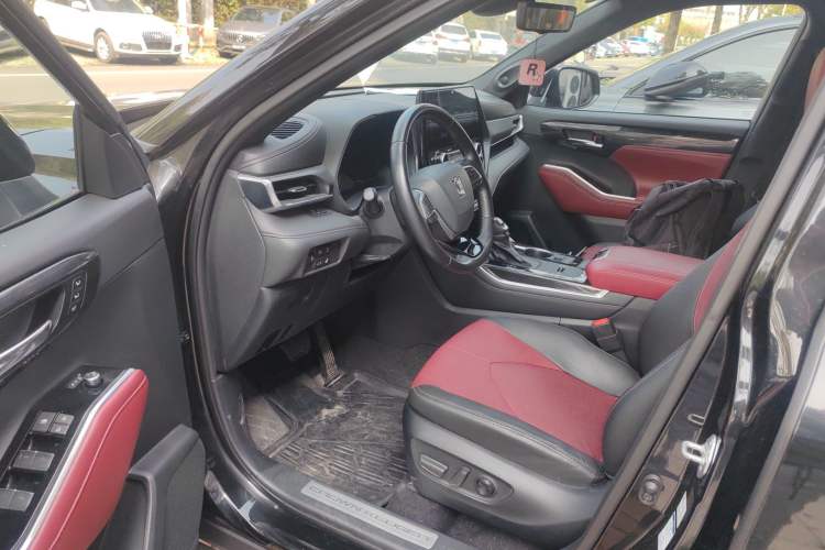 Used Toyota Crown Kluger 2021 2.5L HEV Four-Wheel Drive Flagship Edition Driver Seat