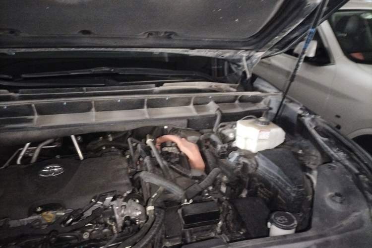 Used Toyota Crown Kluger 2021 2.5L HEV Four-Wheel Drive Flagship Edition Engine Bay Left