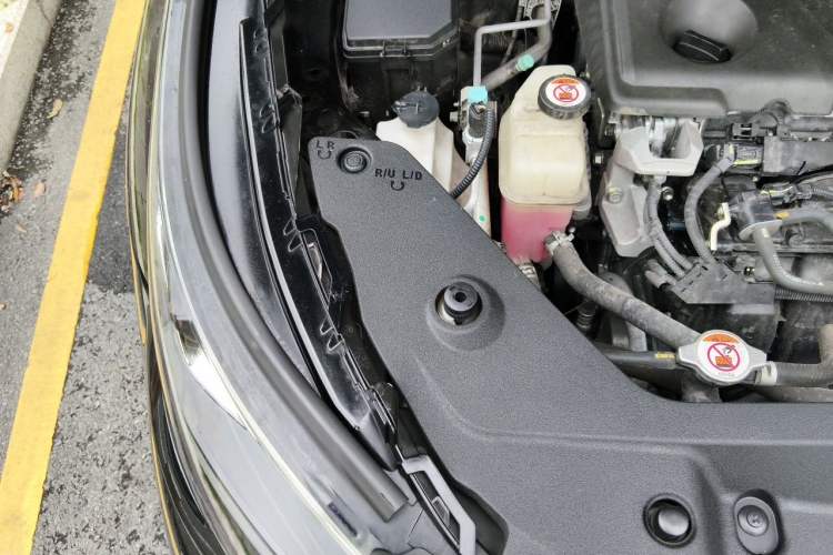 Used Toyota Crown Kluger 2021 2.5L HEV Four-Wheel Drive Luxury Edition Engine Bay Right