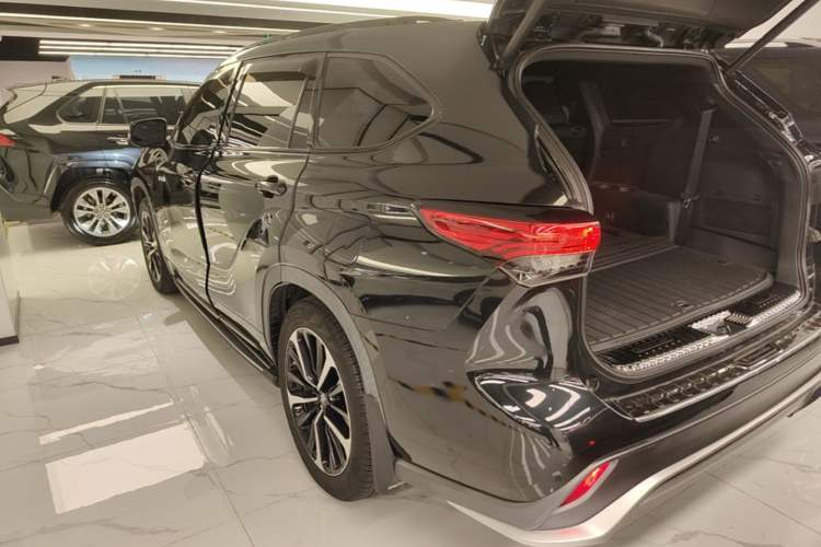 Used Toyota Crown Kluger 2021 2.5L HEV Four-Wheel Drive Premium Edition Exterior 2