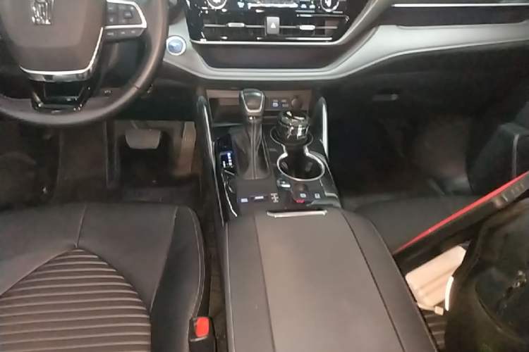 Used Toyota Crown Kluger 2021 2.5L HEV Four-Wheel Drive Luxury Edition Gear Lever