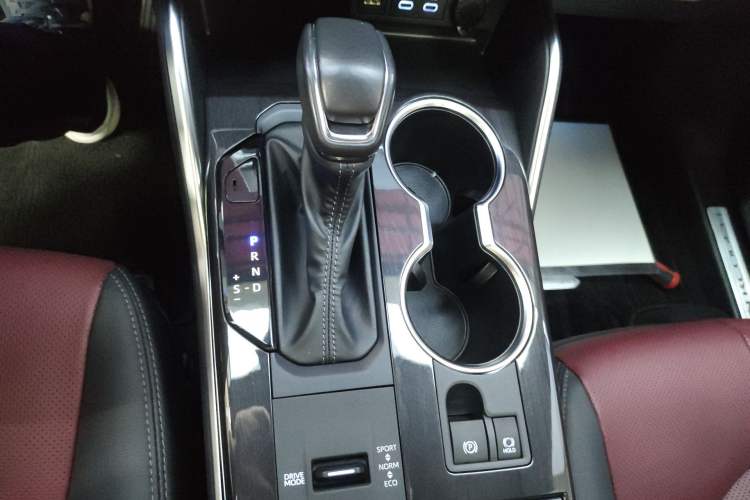 Used Toyota Crown Kluger 2021 2.5L HEV Four-Wheel Drive Flagship Edition Gear Lever