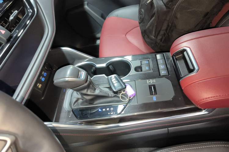Used Toyota Crown Kluger 2021 2.5L HEV Four-Wheel Drive Flagship Edition Gear Lever