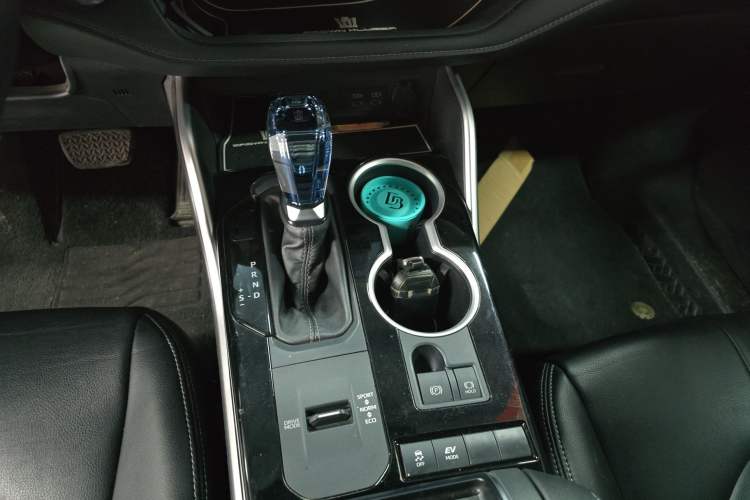 Used Toyota Crown Kluger 2021 2.5L HEV Two-Wheel Drive Entry Version Gear Lever