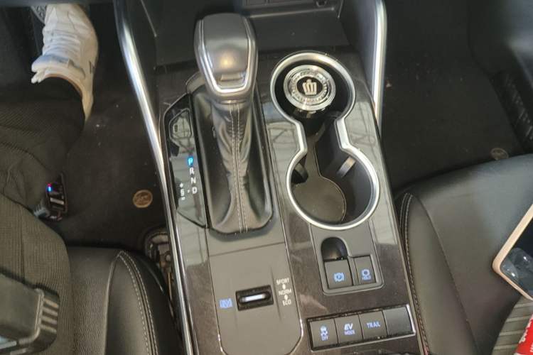 Used Toyota Crown Kluger 2021 2.5L HEV Four-Wheel Drive Luxury Edition Gear Lever
