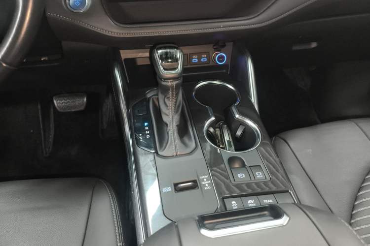 Used Toyota Crown Kluger 2021 2.5L HEV Four-Wheel Drive Luxury Edition Gear Lever