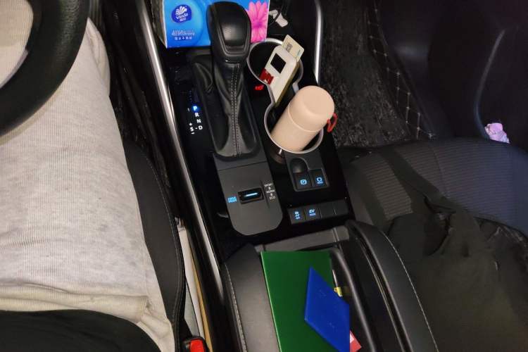 Used Toyota Crown Kluger 2021 2.5L HEV Two-Wheel Drive Entry Version Gear Lever