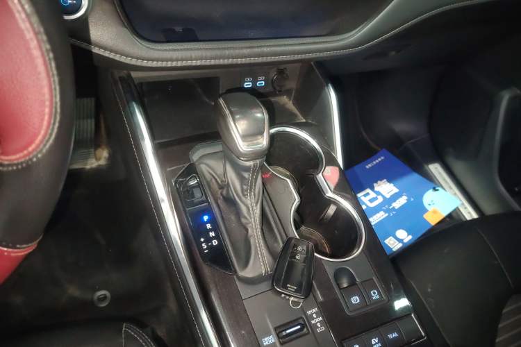 Used Toyota Crown Kluger 2021 2.5L HEV Four-Wheel Drive Luxury Edition Gear Lever