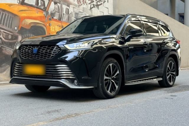 Ojetý Toyota Crown Kluger 2021 2.5L HEV Four-Wheel Drive Premium Edition