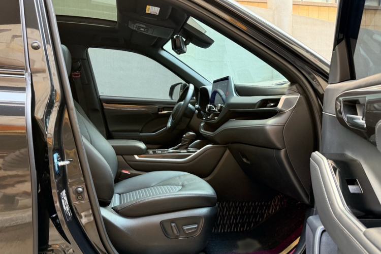 Used Toyota Crown Kluger 2021 2.5L HEV Four-Wheel Drive Premium Edition Interior 1