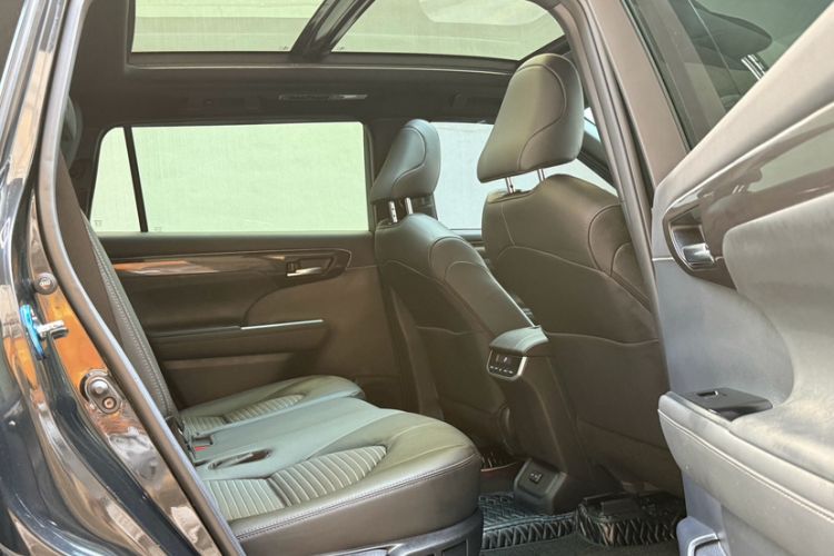 Used Toyota Crown Kluger 2021 2.5L HEV Four-Wheel Drive Premium Edition Interior 2