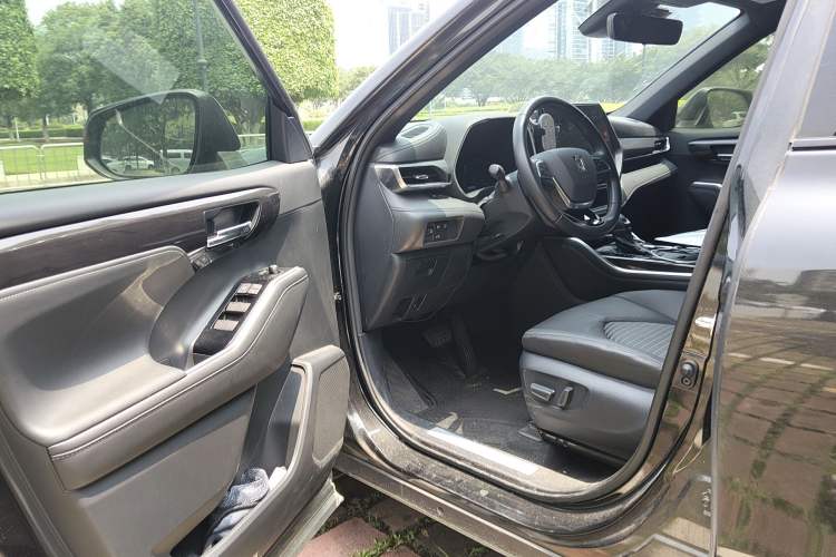 Used Toyota Crown Kluger 2021 2.5L HEV Four-Wheel Drive Premium Edition Interior 3