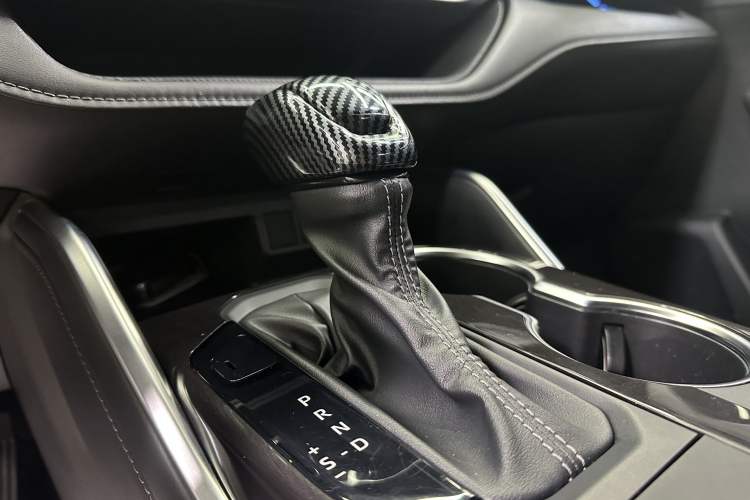 Used Toyota Crown Kluger 2021 2.5L HEV Four-Wheel Drive Luxury Edition Interior 3