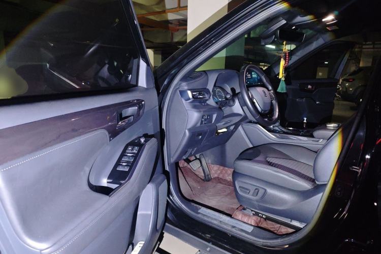 Used Toyota Crown Kluger 2021 2.5L HEV Four-Wheel Drive Premium Edition Interior 3