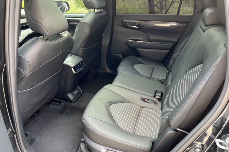 Used Toyota Crown Kluger 2021 2.5L HEV Four-Wheel Drive Premium Edition Interior 4