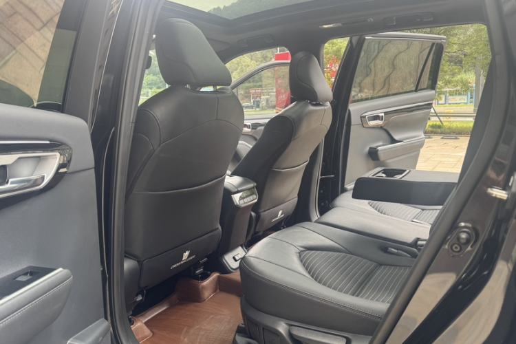 Used Toyota Crown Kluger 2021 2.5L HEV Four-Wheel Drive Premium Edition Interior 4