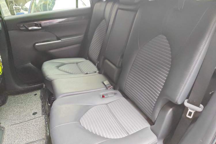 Used Toyota Crown Kluger 2021 2.5L HEV Four-Wheel Drive Premium Edition Interior 4