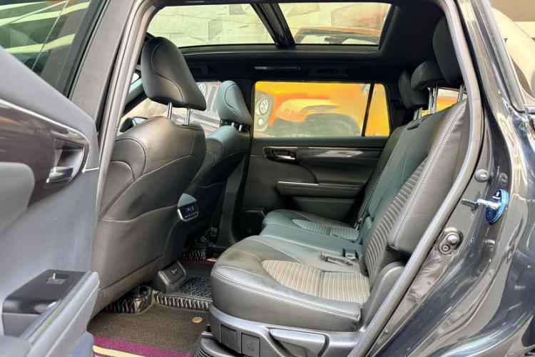 Used Toyota Crown Kluger 2021 2.5L HEV Four-Wheel Drive Premium Edition Interior 4