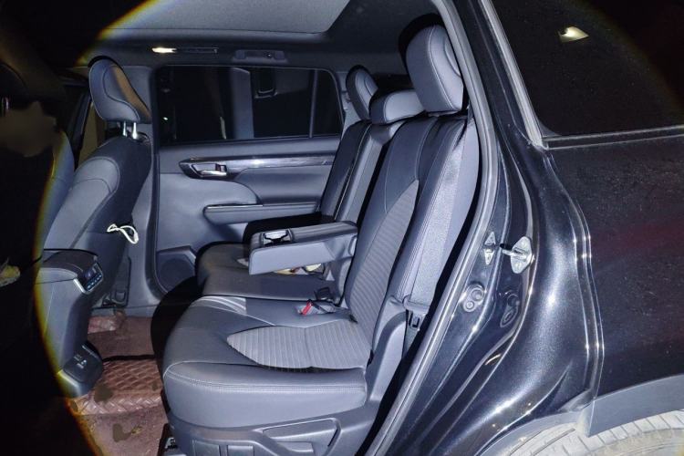 Used Toyota Crown Kluger 2021 2.5L HEV Four-Wheel Drive Premium Edition Interior 4