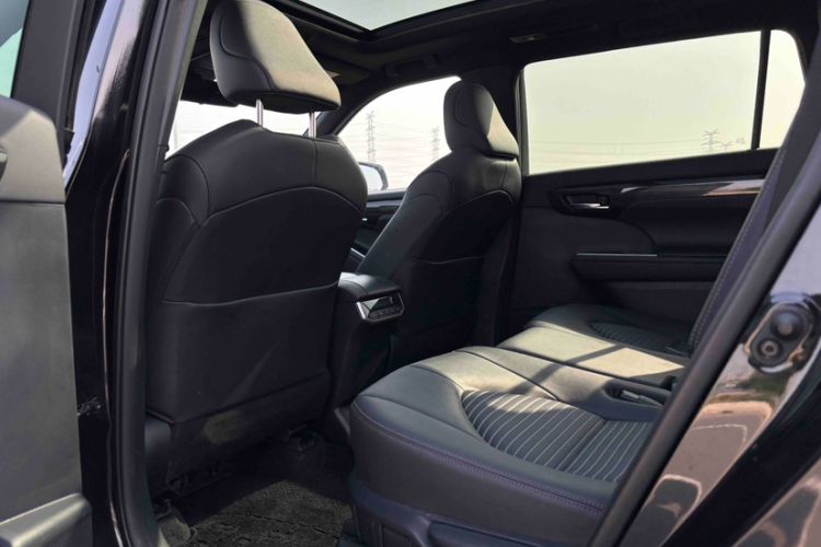 Used Toyota Crown Kluger 2021 2.5L HEV Four-Wheel Drive Premium Edition Interior 6