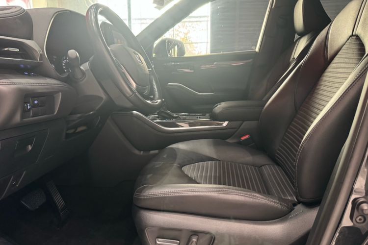 Used Toyota Crown Kluger 2021 2.5L HEV Four-Wheel Drive Luxury Edition Interior 6