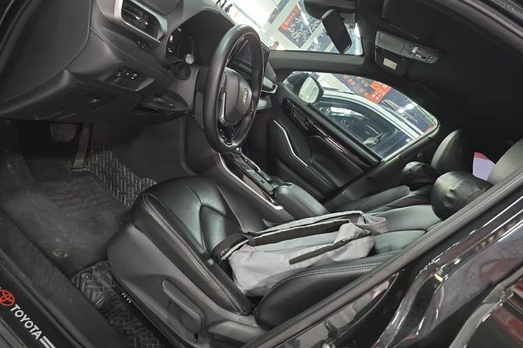 Used Toyota Crown Kluger 2021 2.5L HEV Two-Wheel Drive Entry Version Left Front Seat