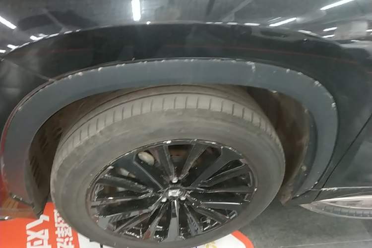Used Toyota Crown Kluger 2021 2.5L HEV Four-Wheel Drive Luxury Edition Left Front Wheel Hub