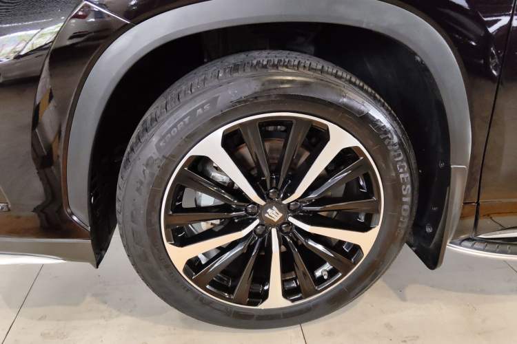 Used Toyota Crown Kluger 2021 2.5L HEV Four-Wheel Drive Luxury Edition Left Front Wheel Hub