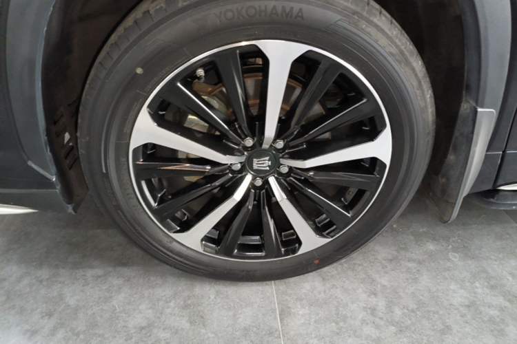 Used Toyota Crown Kluger 2021 2.5L HEV Four-Wheel Drive Premium Edition Left Front Wheel Hub