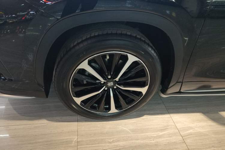 Used Toyota Crown Kluger 2021 2.5L HEV Four-Wheel Drive Flagship Edition Left Front Wheel Hub
