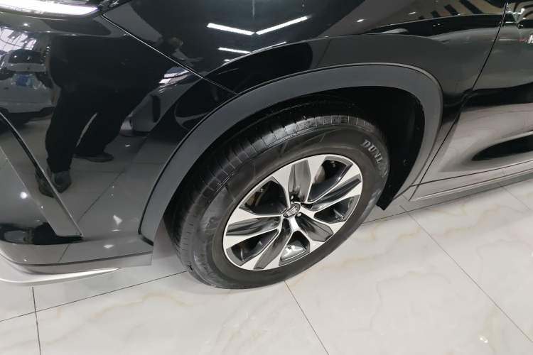 Used Toyota Crown Kluger 2021 2.5L HEV Two-Wheel Drive Elite Edition Left Front Wheel Hub