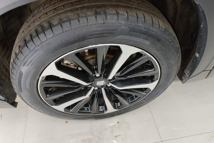 Used Toyota Crown Kluger 2021 2.5L HEV Four-Wheel Drive Premium Edition Left Front Wheel Hub