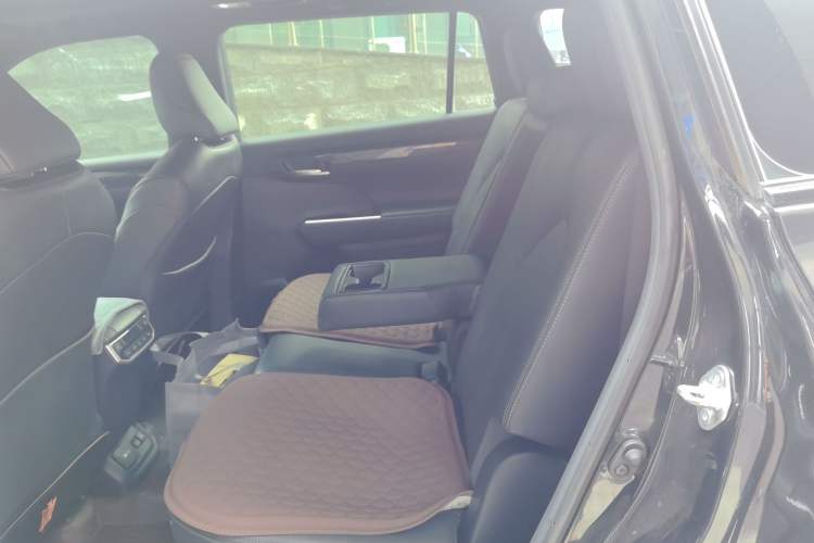 Used Toyota Crown Kluger 2021 2.5L HEV Four-Wheel Drive Flagship Edition Left Rear Seat
