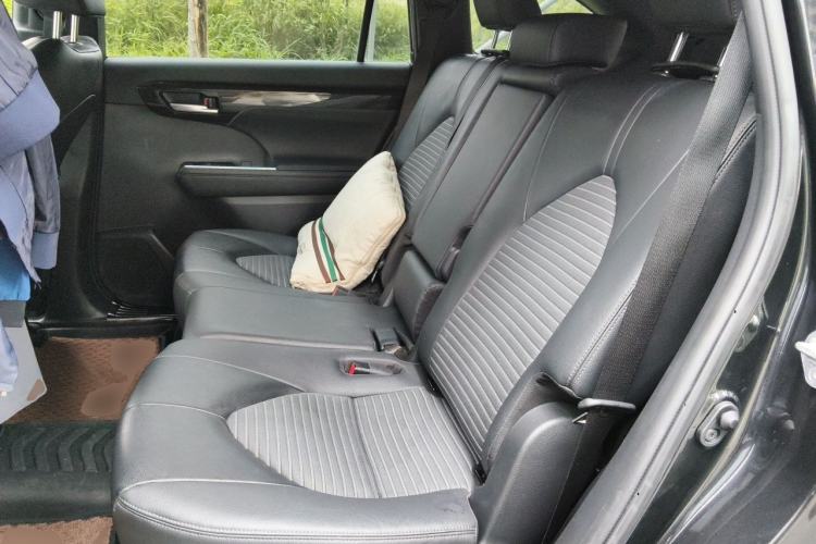 Used Toyota Crown Kluger 2021 2.5L HEV Four-Wheel Drive Luxury Edition Left Rear Seat