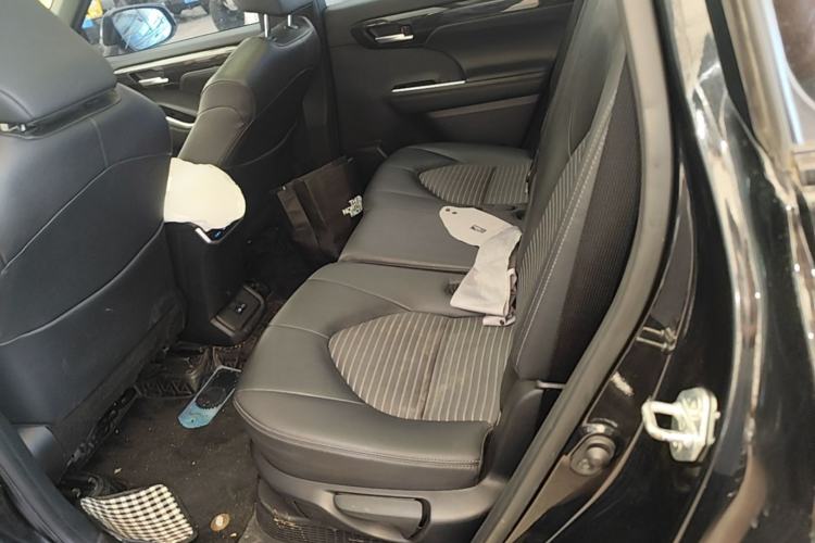 Used Toyota Crown Kluger 2021 2.5L HEV Four-Wheel Drive Luxury Edition Left Rear Seat