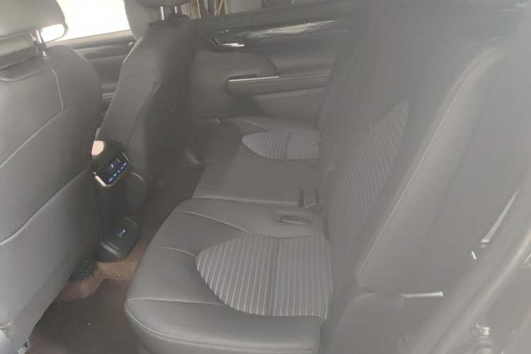 Used Toyota Crown Kluger 2021 2.5L HEV Four-Wheel Drive Premium Edition Left Rear Seat