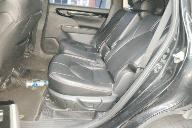 Used Toyota Crown Kluger 2021 2.5L HEV Two-Wheel Drive Entry Version Left Rear Seat