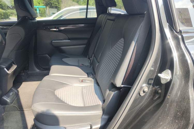 Used Toyota Crown Kluger 2021 2.5L HEV Four-Wheel Drive Premium Edition Left Rear Seat