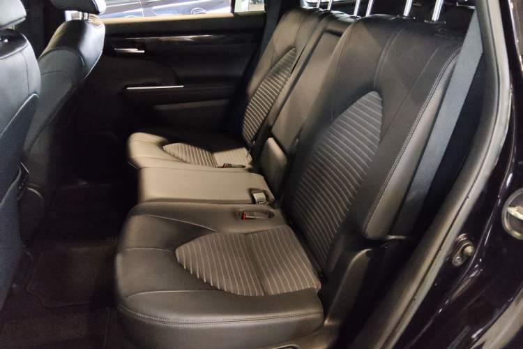 Used Toyota Crown Kluger 2021 2.5L HEV Four-Wheel Drive Luxury Edition Left Rear Seat